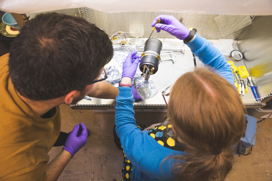 Jules Van Irsel GR and Magdalina Moses GR in the Lynch lab.
