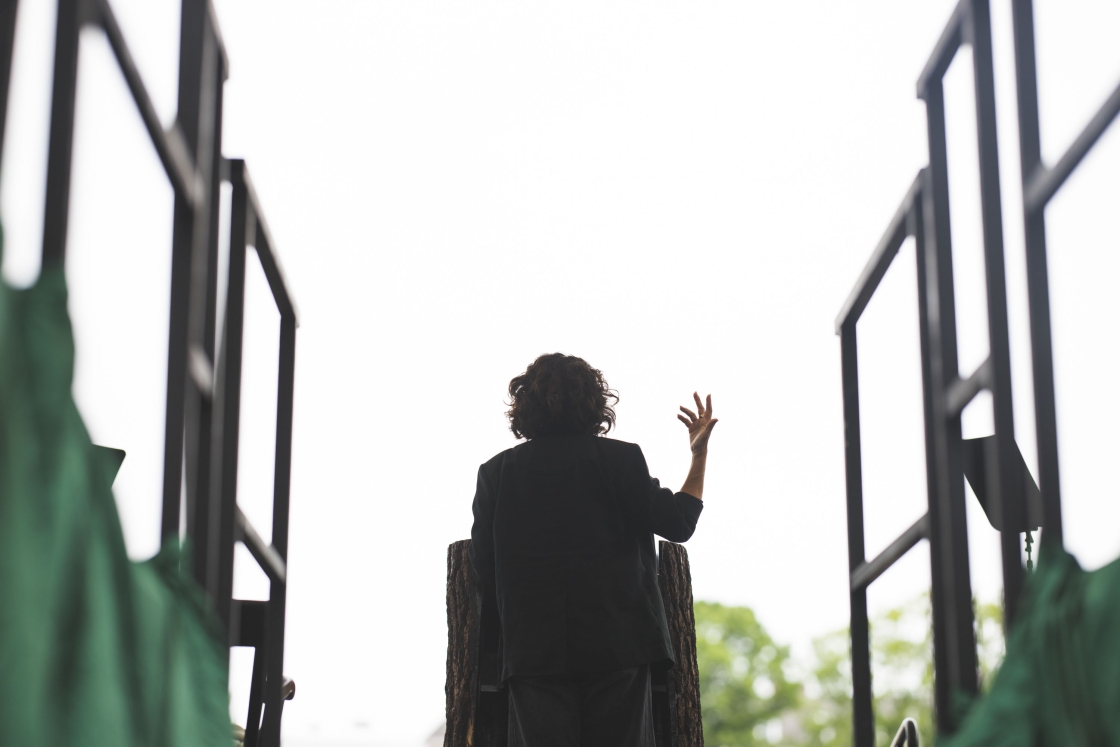 Sandra Oh's silhouette onstage
