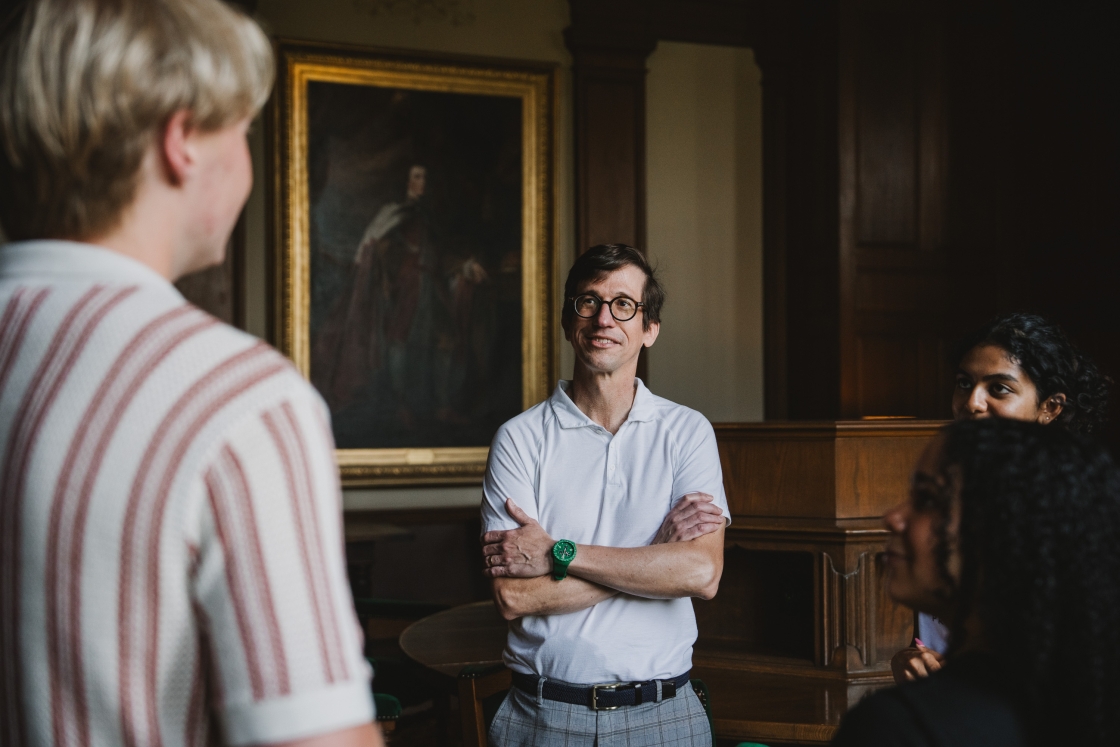 Santiago Schnell speaking to students