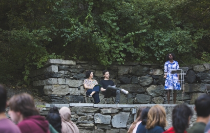 Chara Lyons singing to the Class of 2027